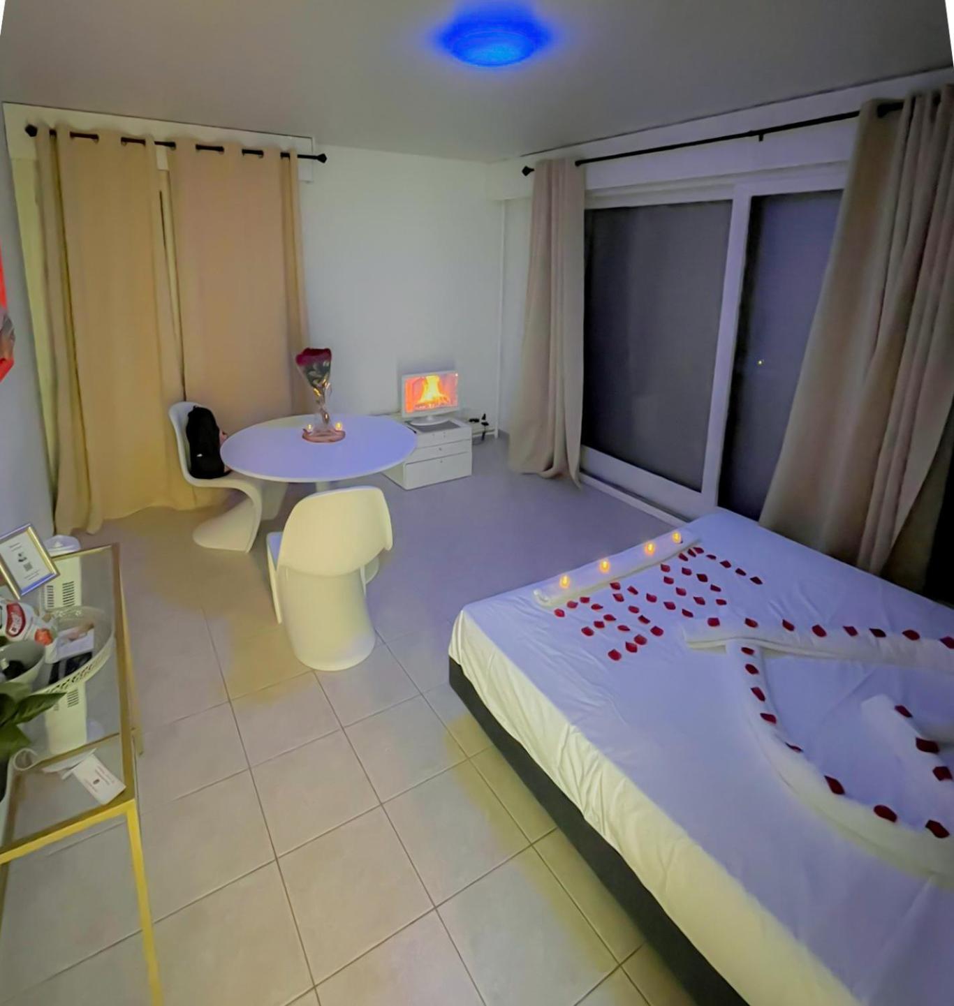 Kusmi Love Piscine Proche Du Lac 阿讷西 外观 照片